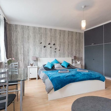 Cute Red Star Studio City Center Відень Екстер'єр фото