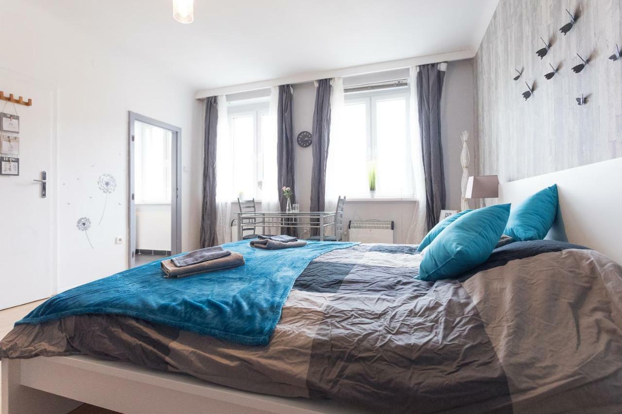 Cute Red Star Studio City Center Відень Екстер'єр фото