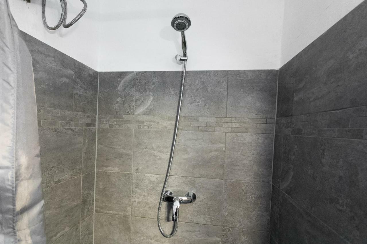 Cute Red Star Studio City Center Відень Екстер'єр фото