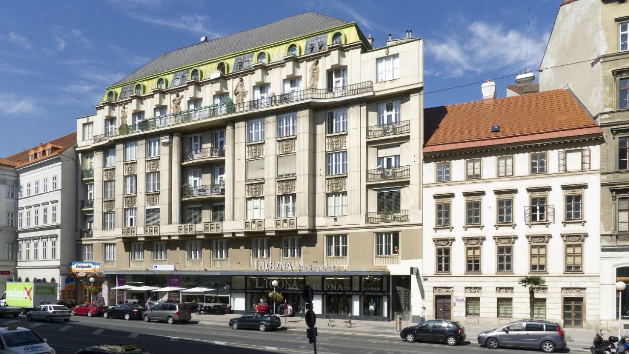 Cute Red Star Studio City Center Відень Екстер'єр фото